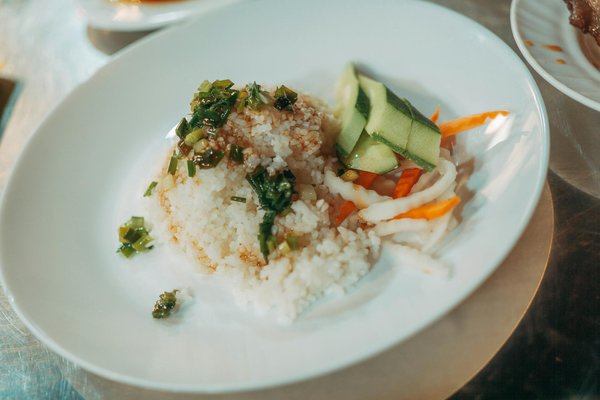 What are the essential spices for a traditional Cornish pasty?